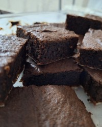 براونی خرما (بدون شکر)