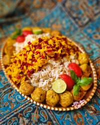 زرشک پلو و مرغ قلقلی