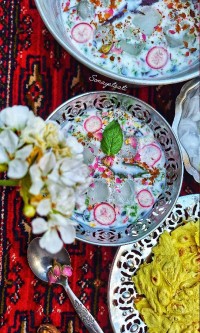 سوپ سرد (آبدوغ خیار)