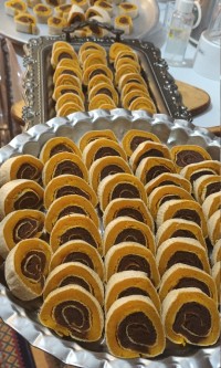 حلوا رولی
ورق بزن عزیزم 
