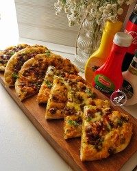 پیتزا با نون گوشتی