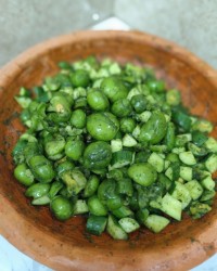 گوجه سبز دلار دار، جوجه کباب،ماهی سفید شکم پر