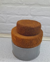 کیک اسفنجی زرده ای قنادی 