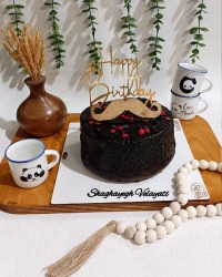 کیک شکلاتی کافی شاپی بافت پنبه ای رنگ سوخته