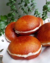 پیراشکی کرم دار با بافت پوک