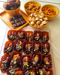 خرما مغزدار شکلاتی