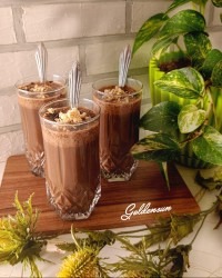 اسموتی شکلات و بادام زمینی