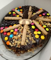 کیک تولد۱۲ آبان