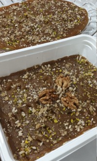 حلوا خیرات
ورق بزن عزیزم 
