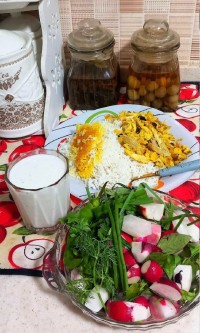 کشمش پلو با مرغ ریش شده