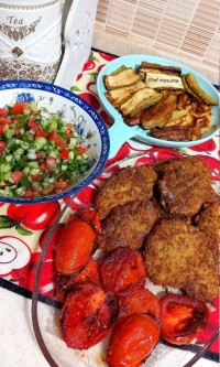 کتلت گوشت سوخاری  
ورق بزن عزیزم  