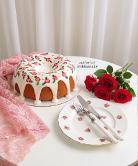 کیک ابری با سس برفی