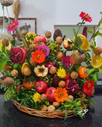 سبد میوه و گل یلدا