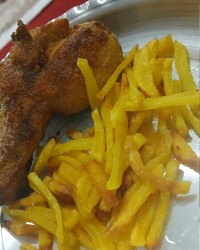 مرغ سوخاری و سیب زمینی???
اینجا خیلییی گشنم بود سریع عکس گفتم و...?