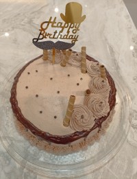 کیک اسفنجی تولد 