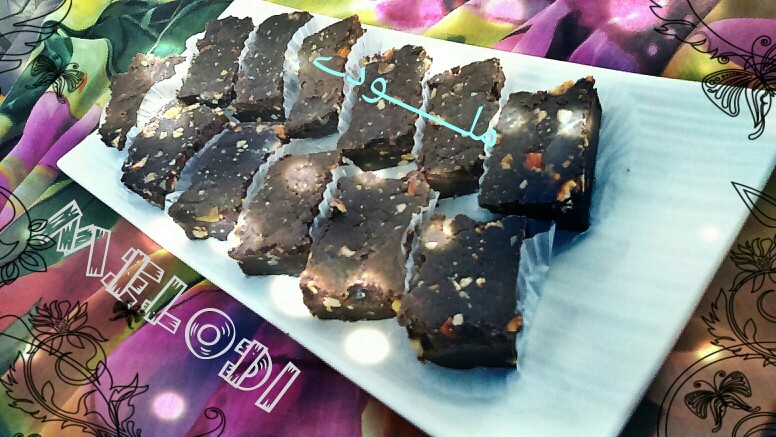 فاج شکلاتی فندقی