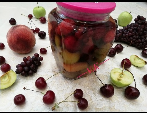 ترشی میوه های تابستانی