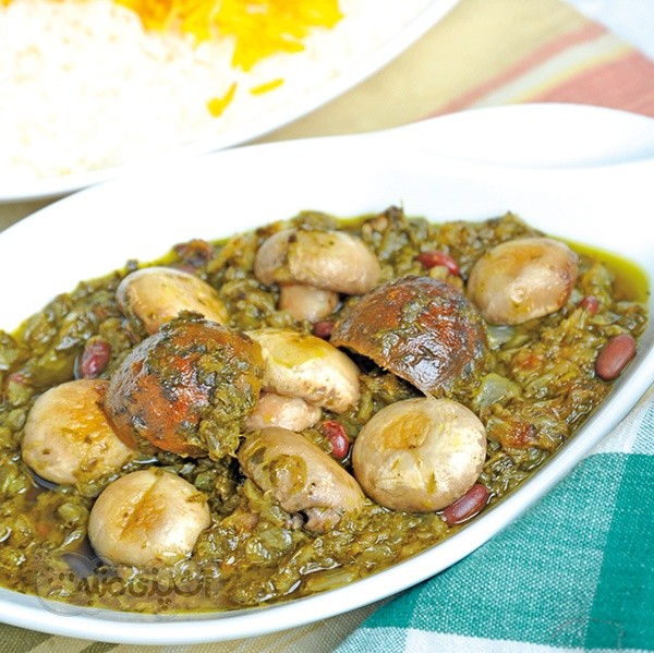 خورش قرمه سبزی با قارچ
