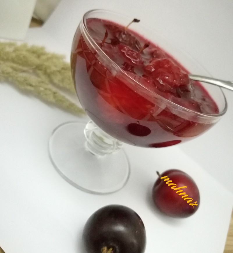 کمپوت آلو سیاه