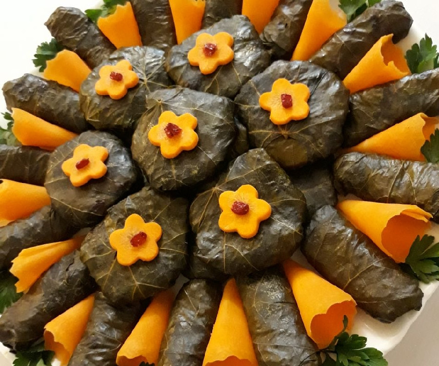 دلمه برگ مو در بخارپز