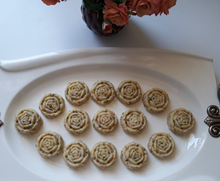 عکس شیرینی نارگیلی شیری(بدون فر)