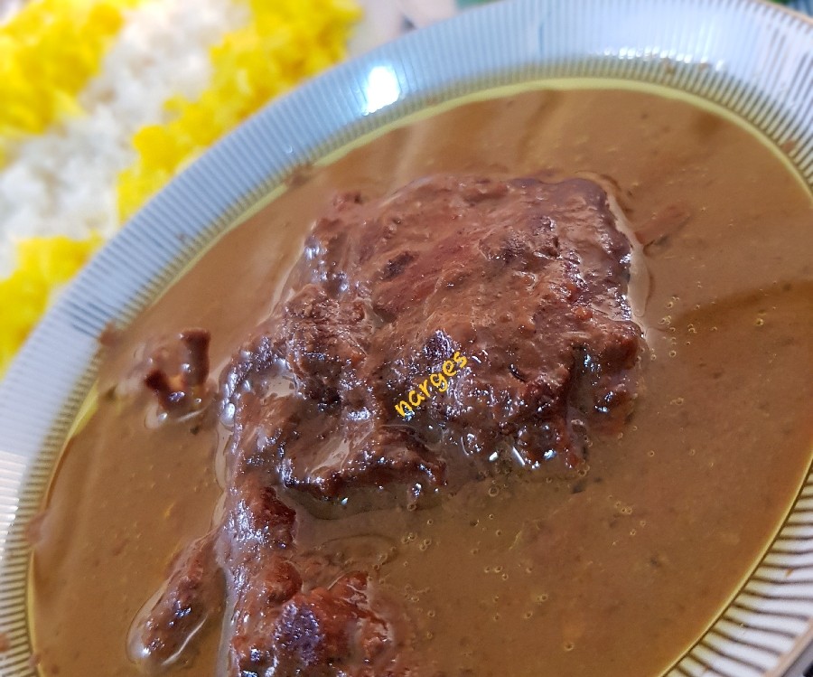 خورش فسنجان با بادام زمینی