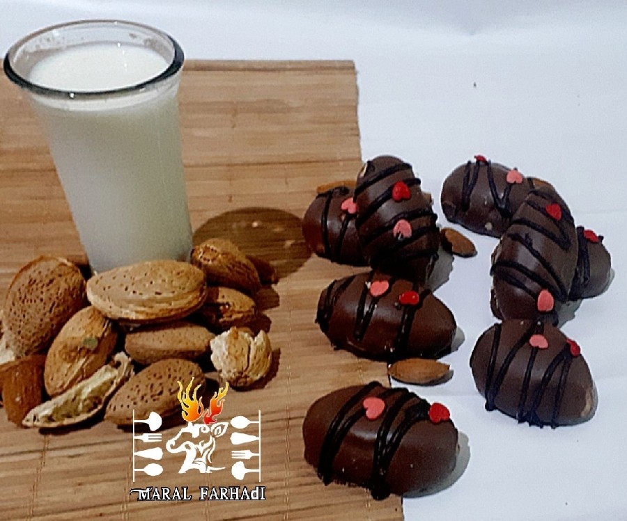 شیرینی رویال بادام