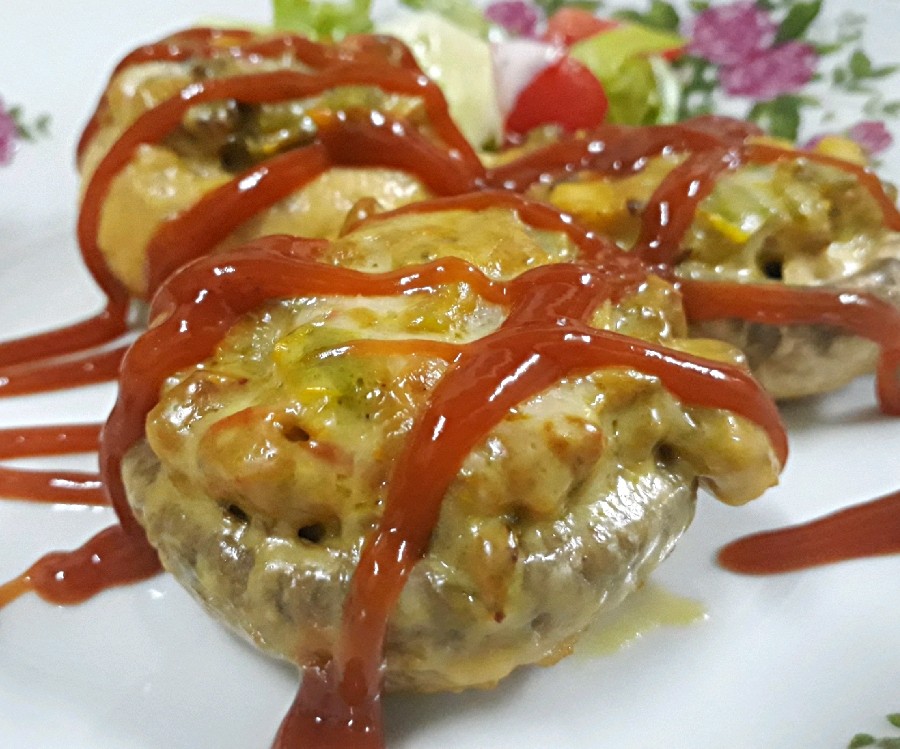 قارچ شکم پر پنیری (با تخم مرغ)