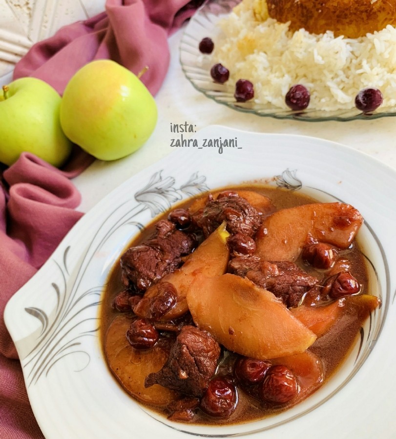 خورشت سیب آلبالو
