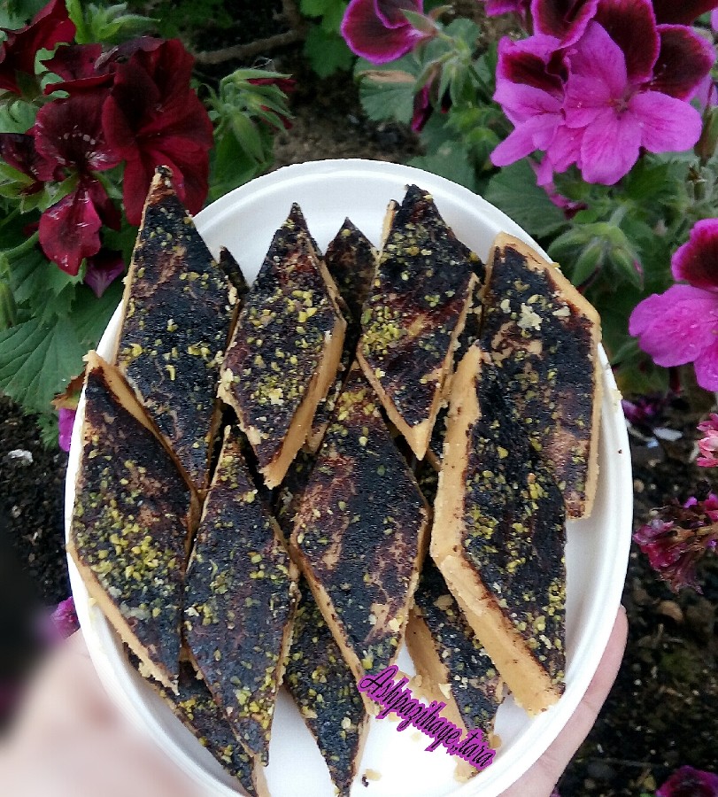 شیرینی(حلوا) برشتوک