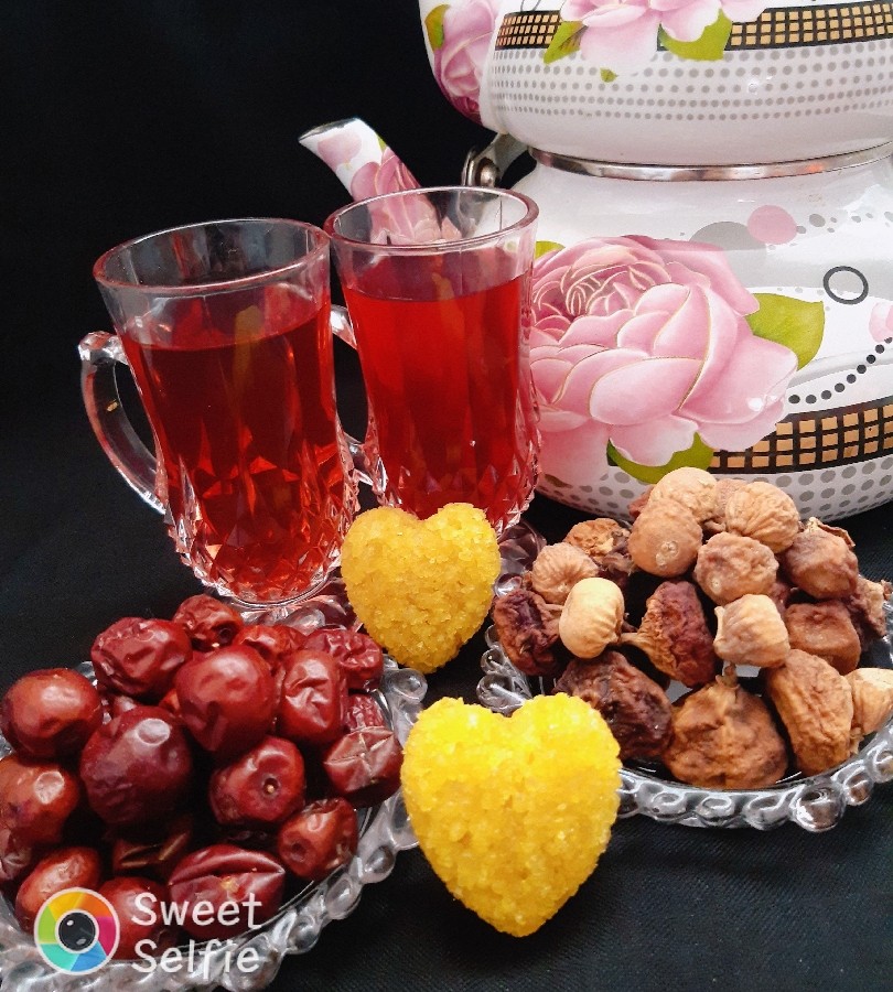 دمنوش عناب و انجیر خشک