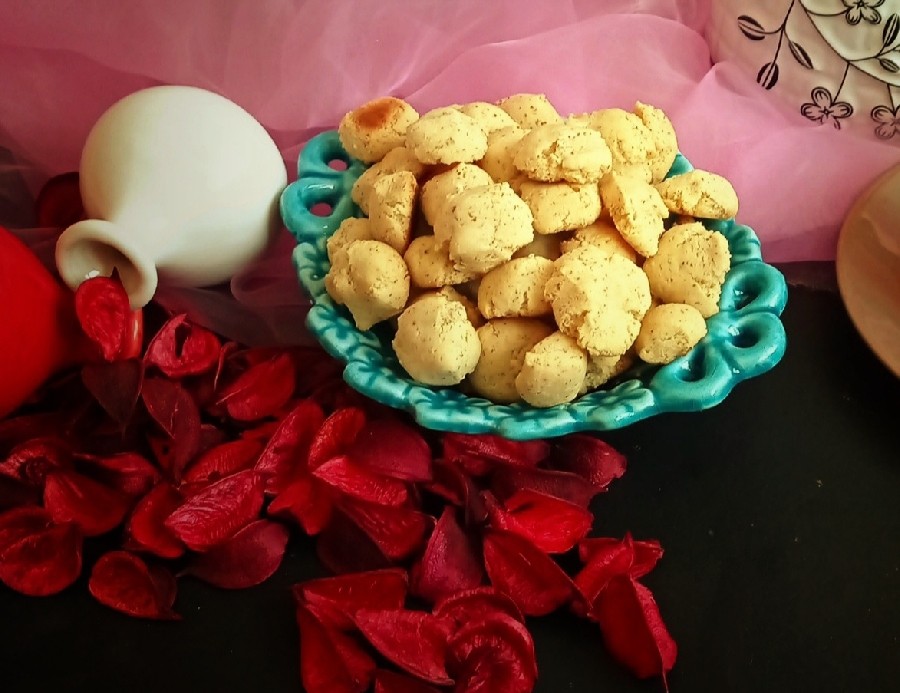 شیرینی حاجی بادامی یزد
