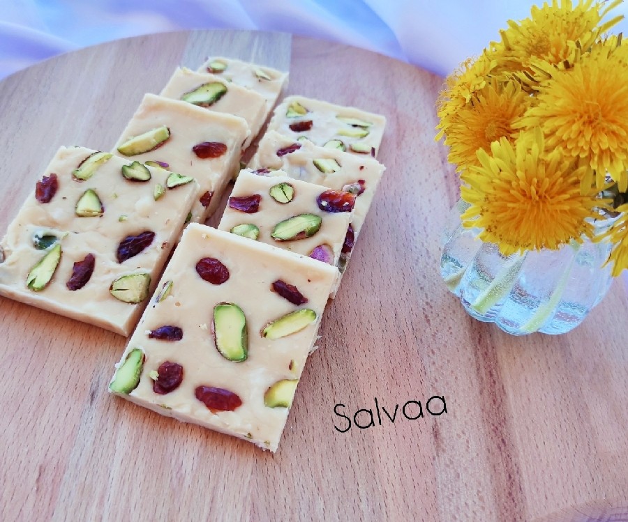 فاج پسته وکشمش