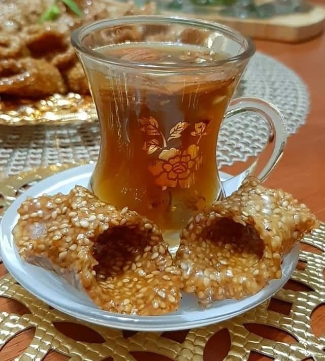 معسلات بالجلجلان(زولبیا عربی)