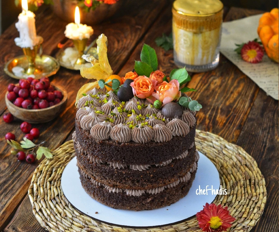 عکس کیک شکلاتی با فیلینگ پنیری
