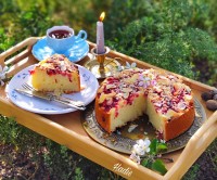 عکس طرز تهیه کیک بادام و توت فرنگی
