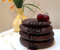 عکس طرز تهیه پنکیک دبل چاکلت با مغز شکلات