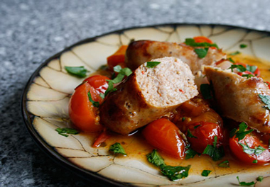 خوراک سوسیس و گوجه و پیاز