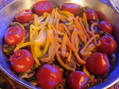 عکس کباب تابه ای با رویه سبزیجات