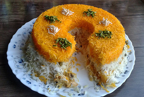 ته چین سینه مرغ با ذرت و نخود فرنگی