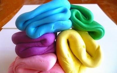 خمیر فوندانت ساده(مخصوص تزیین زیبای کیک و شیرینی)