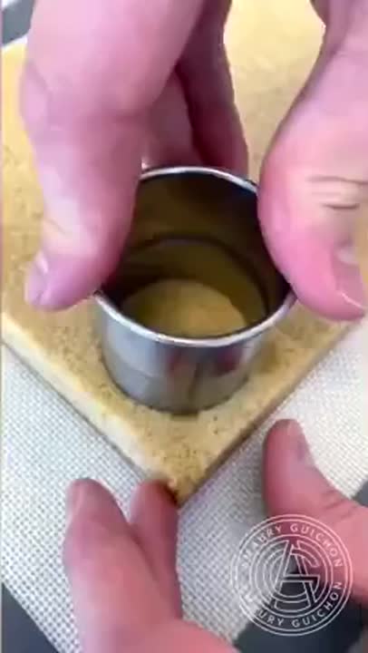 طبیعیترین شکلات تخم مرغی دنیا