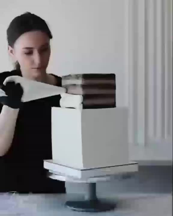 تزئین کیک بسیار شیک