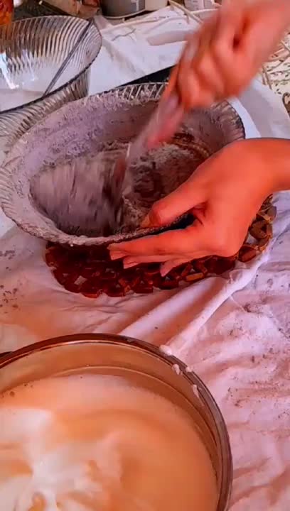 کیک شکلاتی اسفنجی۲