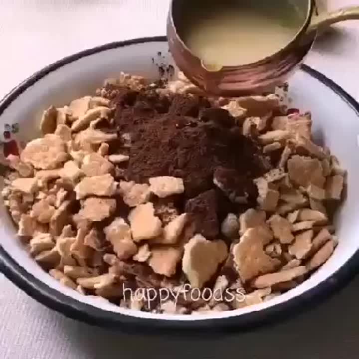 کیک یخچالی شکلاتی