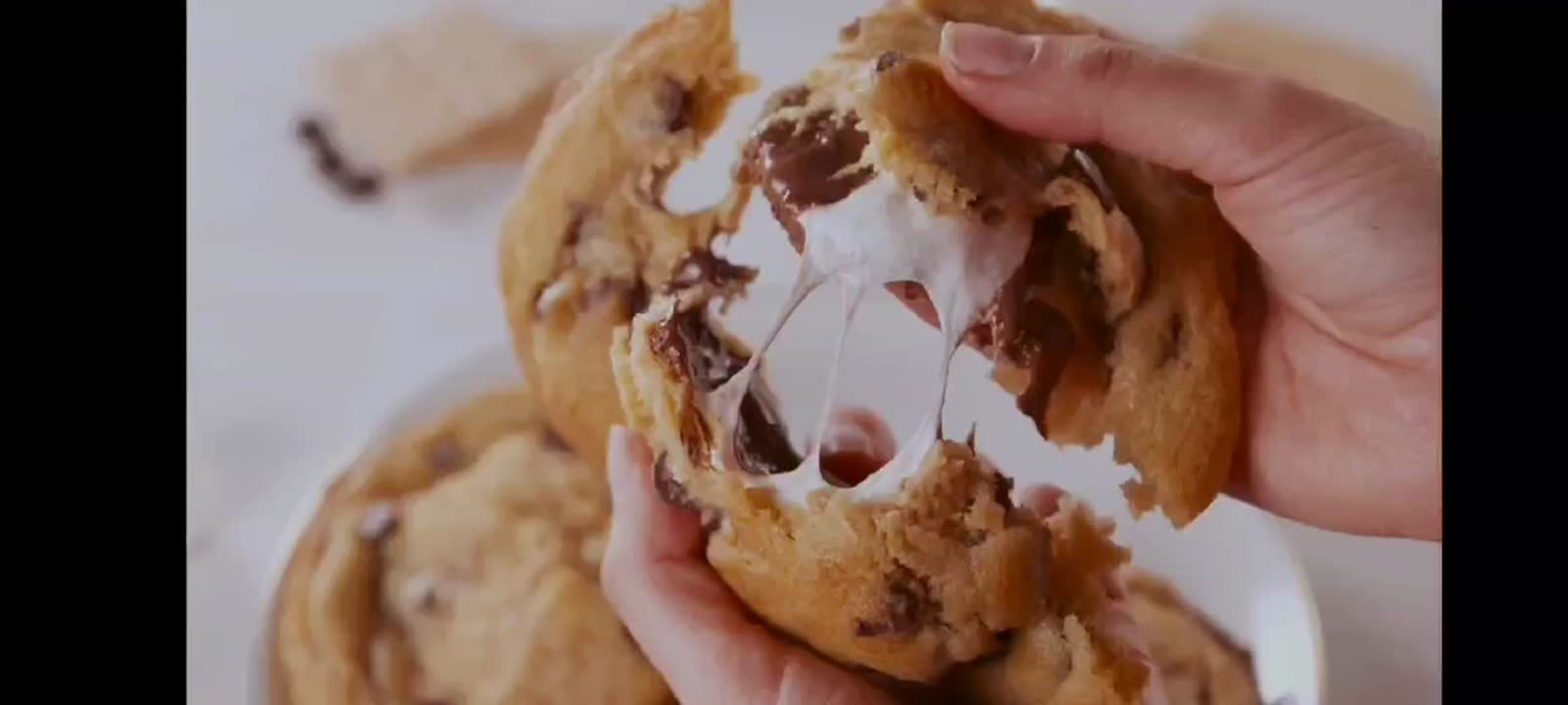 کوکی با مغزی مارشمالو