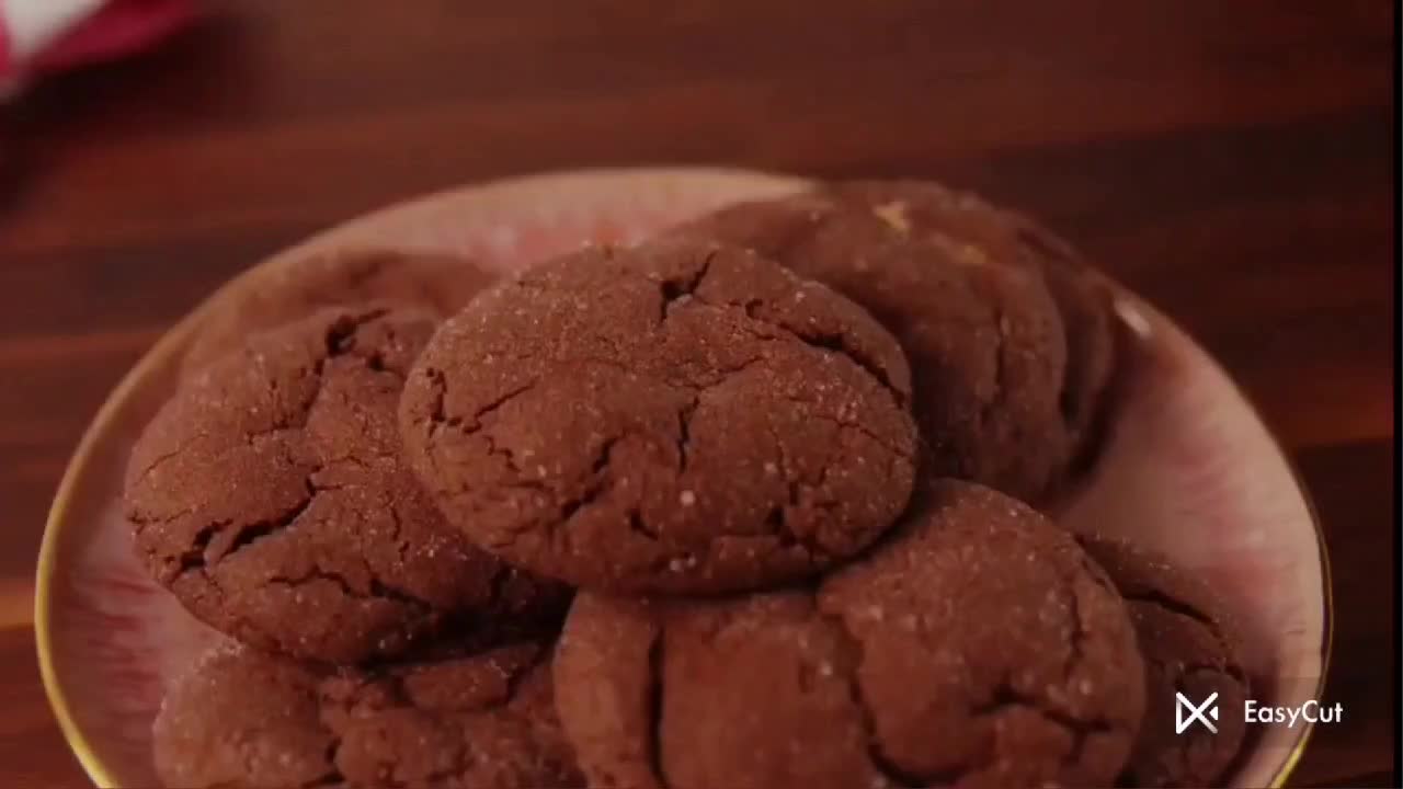 کوکی کرم دار با فیلینگ کره بادام زمینی