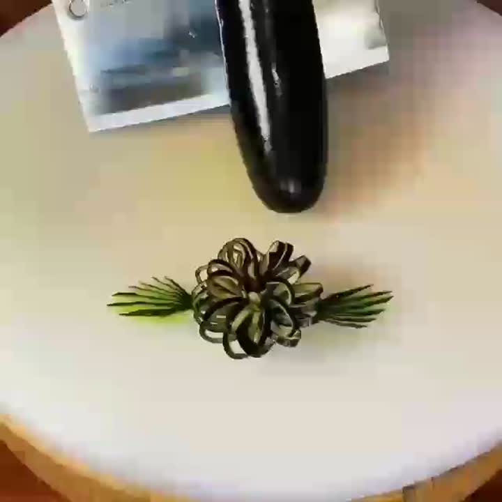 ایده میوه آرایی با بادمجان