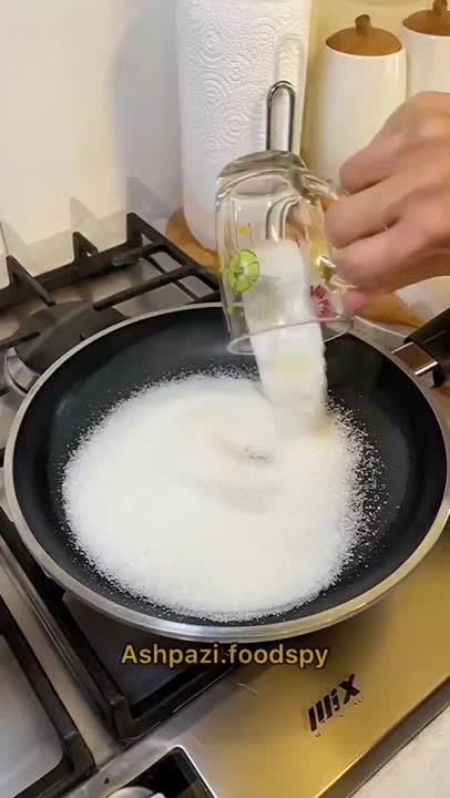 کرم کارامل بیسکوییتی