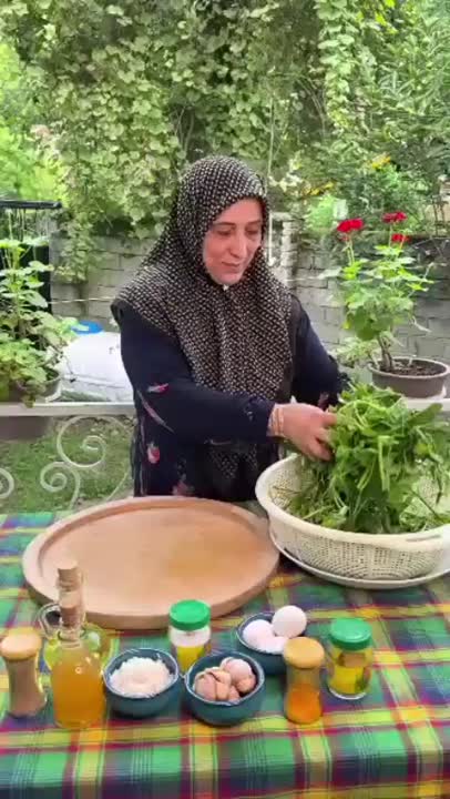 「ترش تره با ماهی دودی」